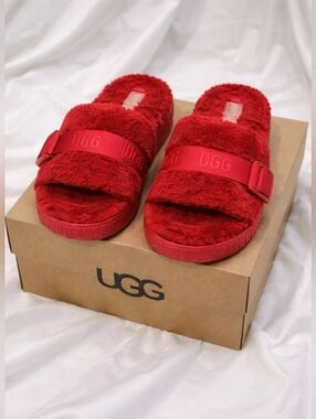 UGG Red Fluffy Slide Sandals Shearling Strap Cozy Slip On Size 8